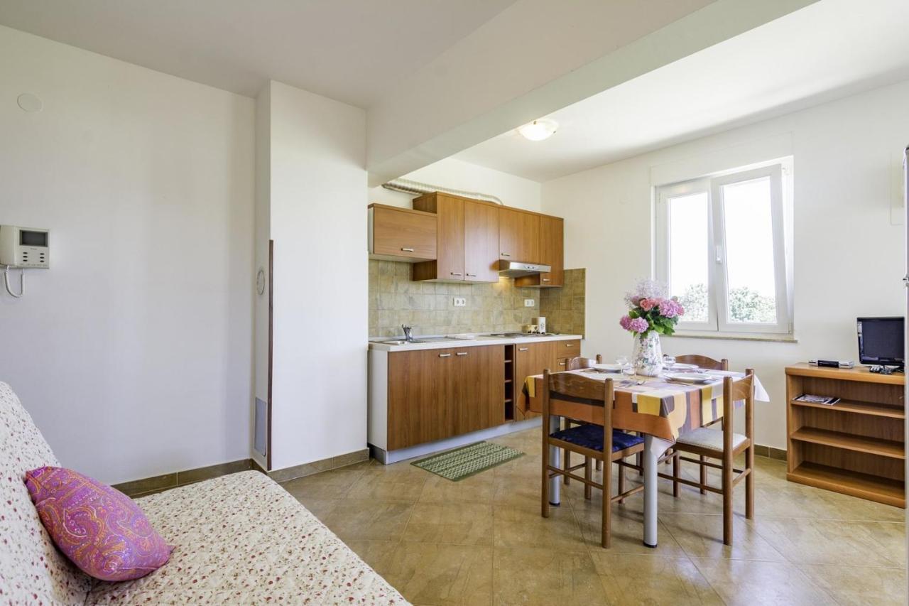 Apartments Monte Rosso Savudrija Eksteriør bilde