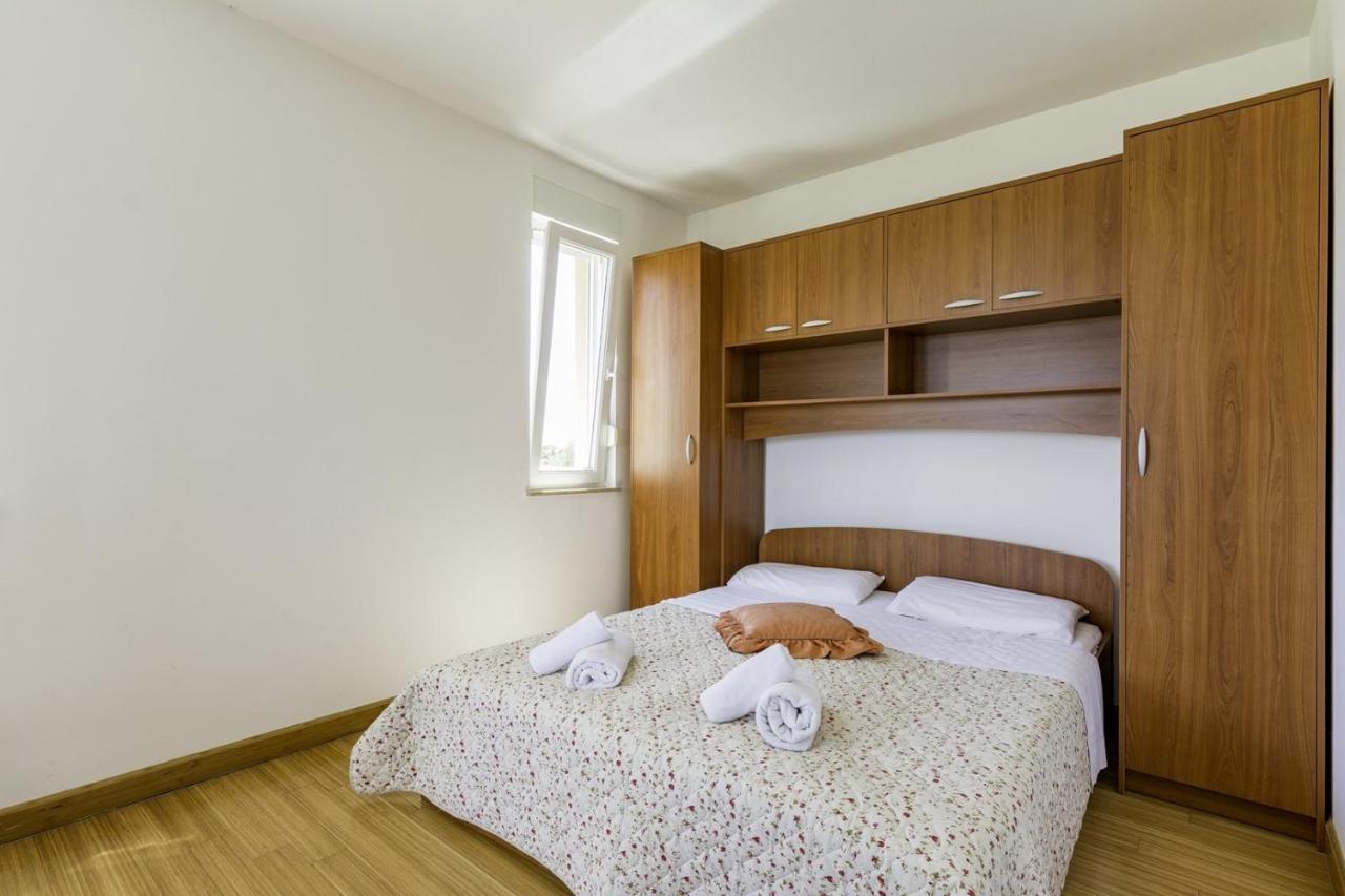 Apartments Monte Rosso Savudrija Eksteriør bilde